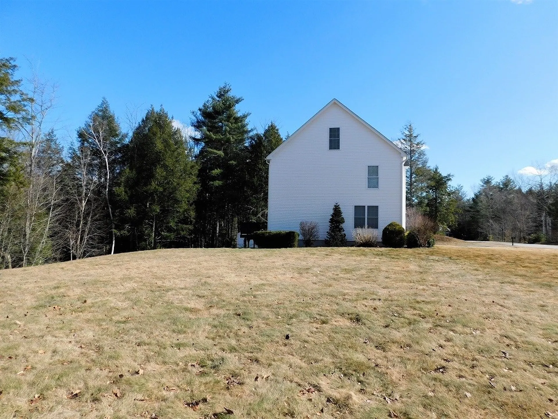 64 Hamilton Drive Epping NH 03042