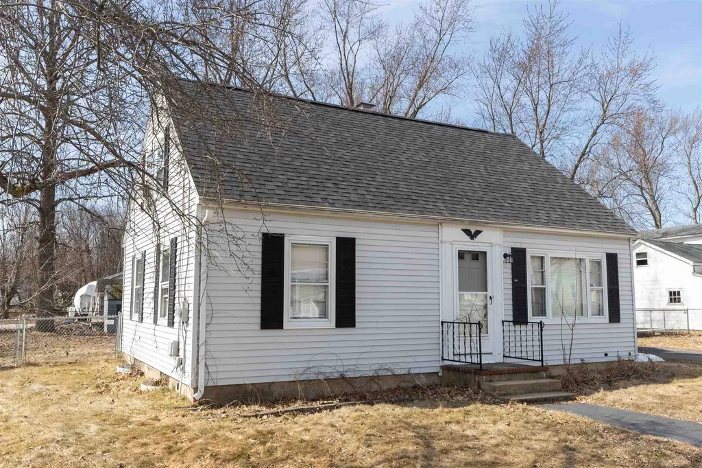 31 Davis Street Somersworth NH 03878