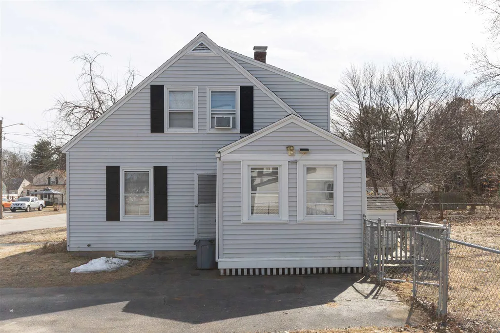 31 Davis Street Somersworth NH 03878