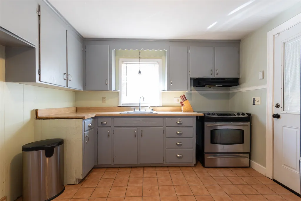 31 Davis Street Somersworth NH 03878