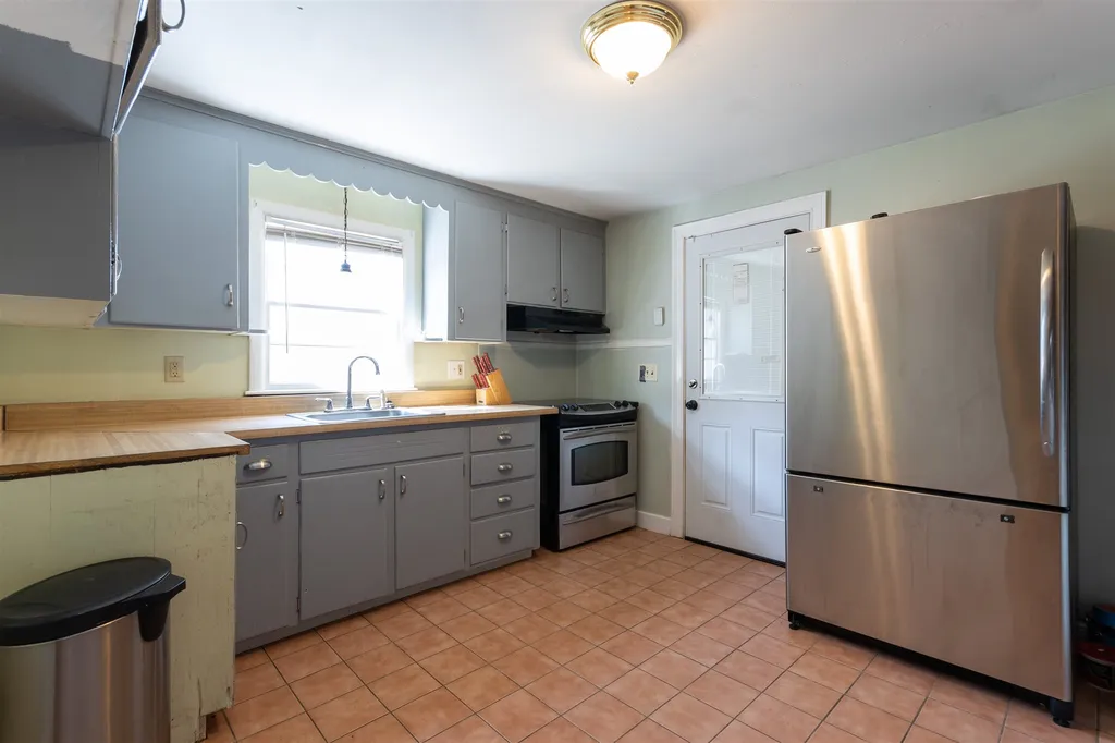 31 Davis Street Somersworth NH 03878