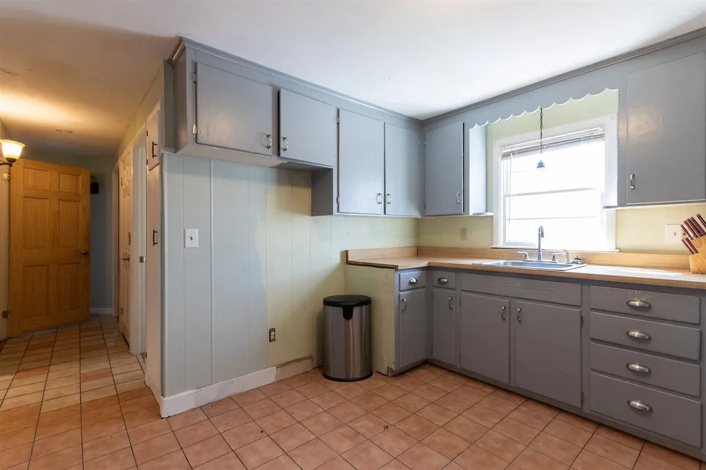 31 Davis Street Somersworth NH 03878