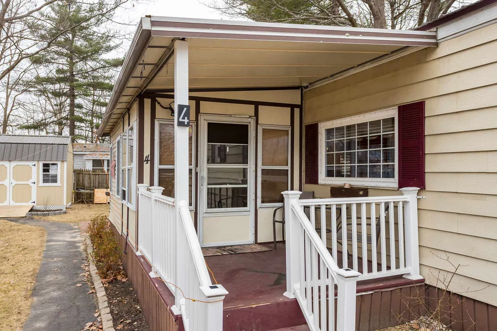 4 North Cranberry Lane Rochester NH 03867