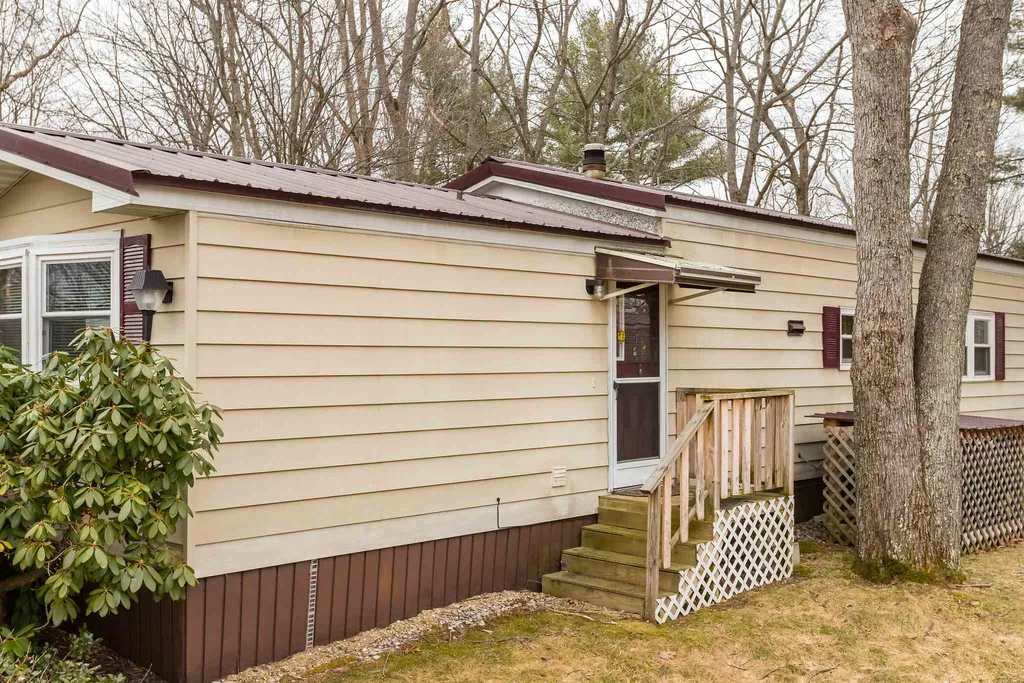 4 North Cranberry Lane Rochester NH 03867
