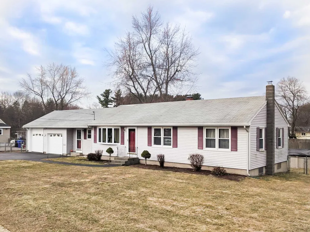 5 Charles Street Hudson NH 03051
