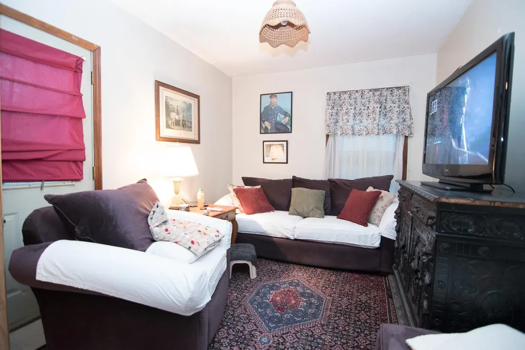 4 Brook Street Derry NH 03038