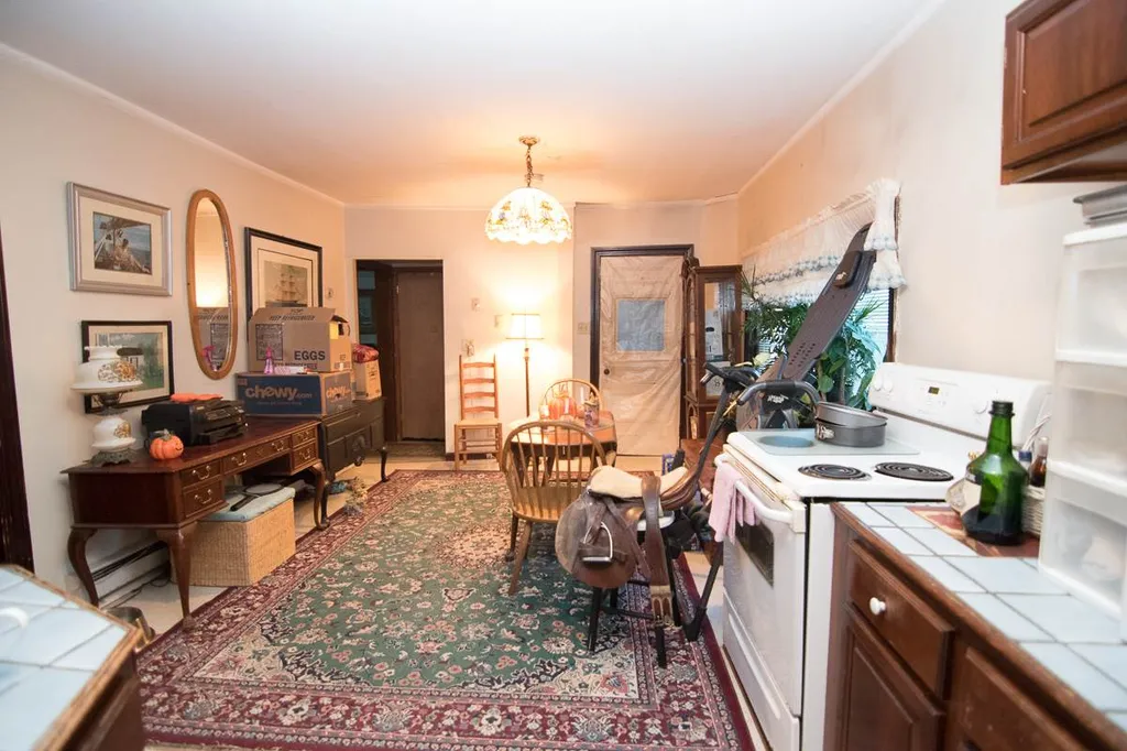 4 Brook Street Derry NH 03038