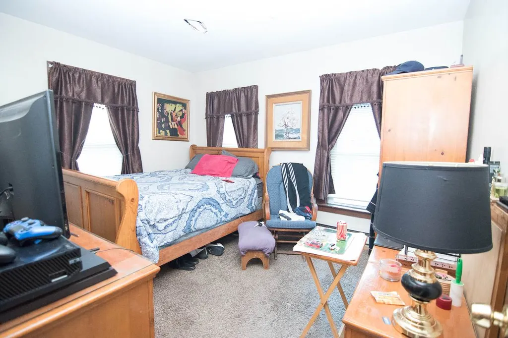 4 Brook Street Derry NH 03038
