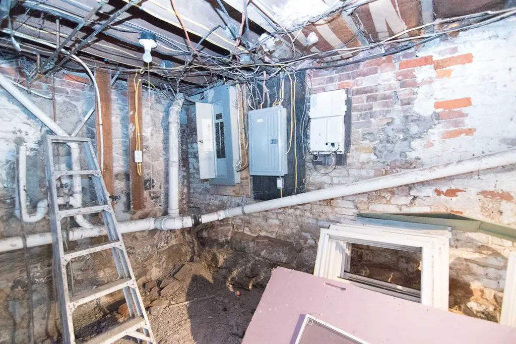 4 Brook Street Derry NH 03038