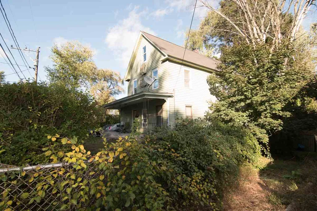 4 Brook Street Derry NH 03038
