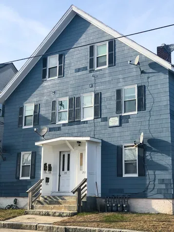 253 Douglas Street Manchester NH 03102