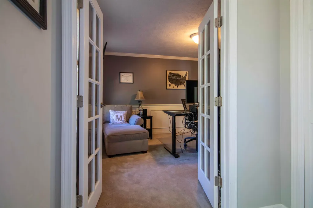 10 Burbank Road Londonderry NH 03053