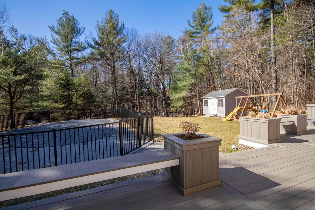 10 Burbank Road Londonderry NH 03053