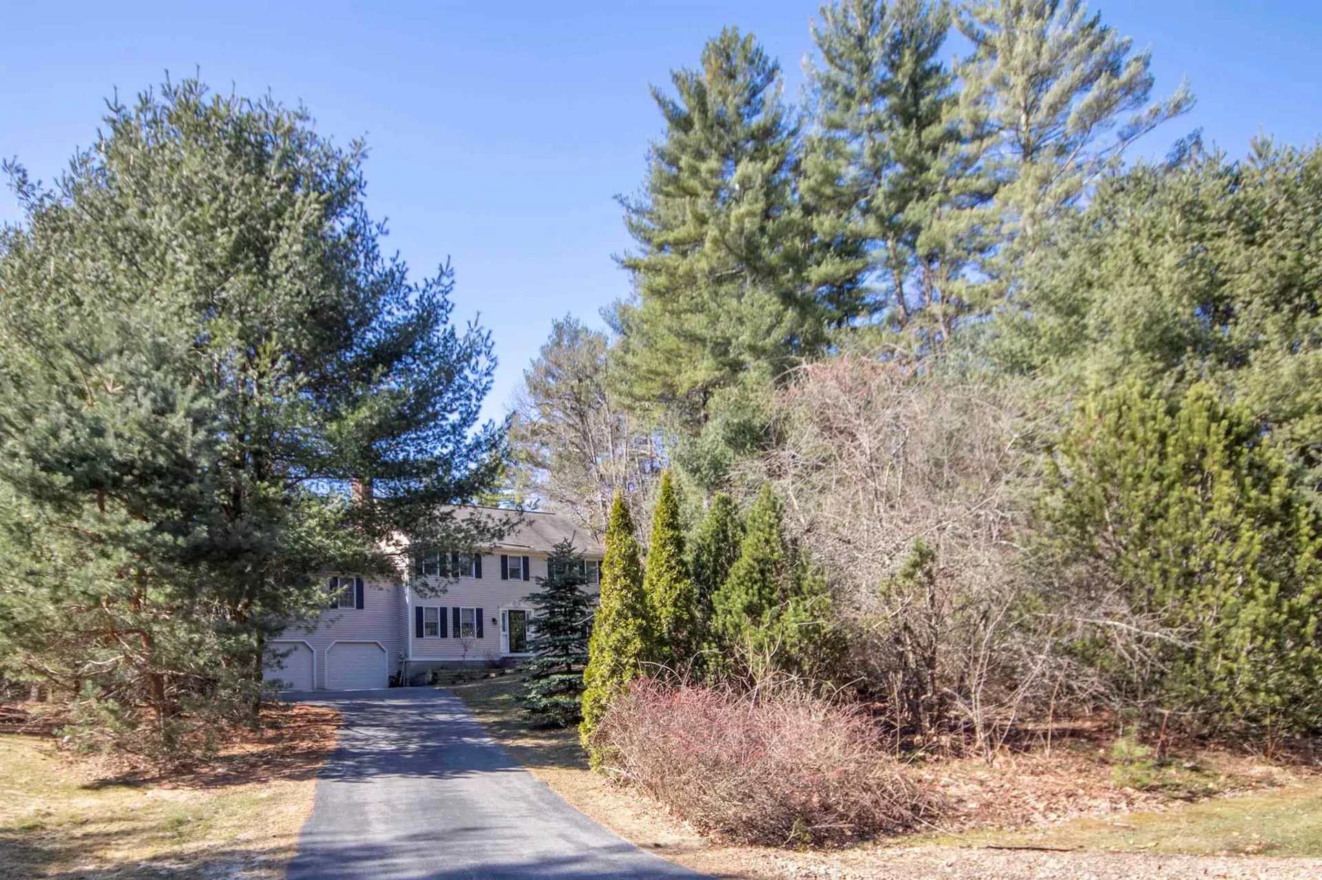 10 Burbank Road Londonderry NH 03053