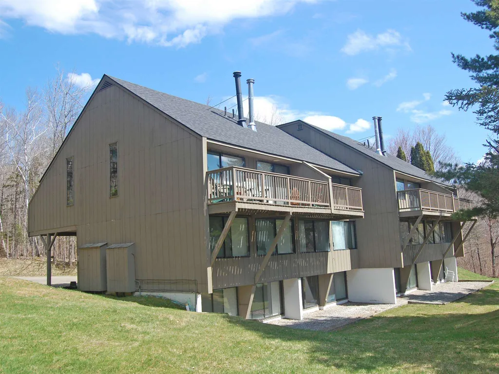 60 Drumleys North Road Warren VT 05674