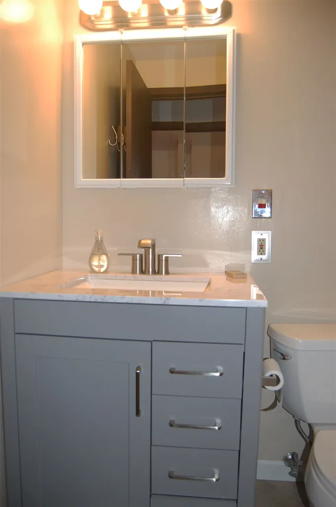 60 Drumleys North Road Warren VT 05674
