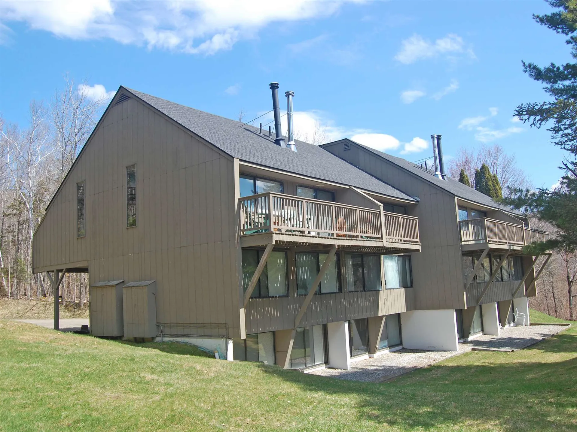 60 Drumleys North Road Warren VT 05674