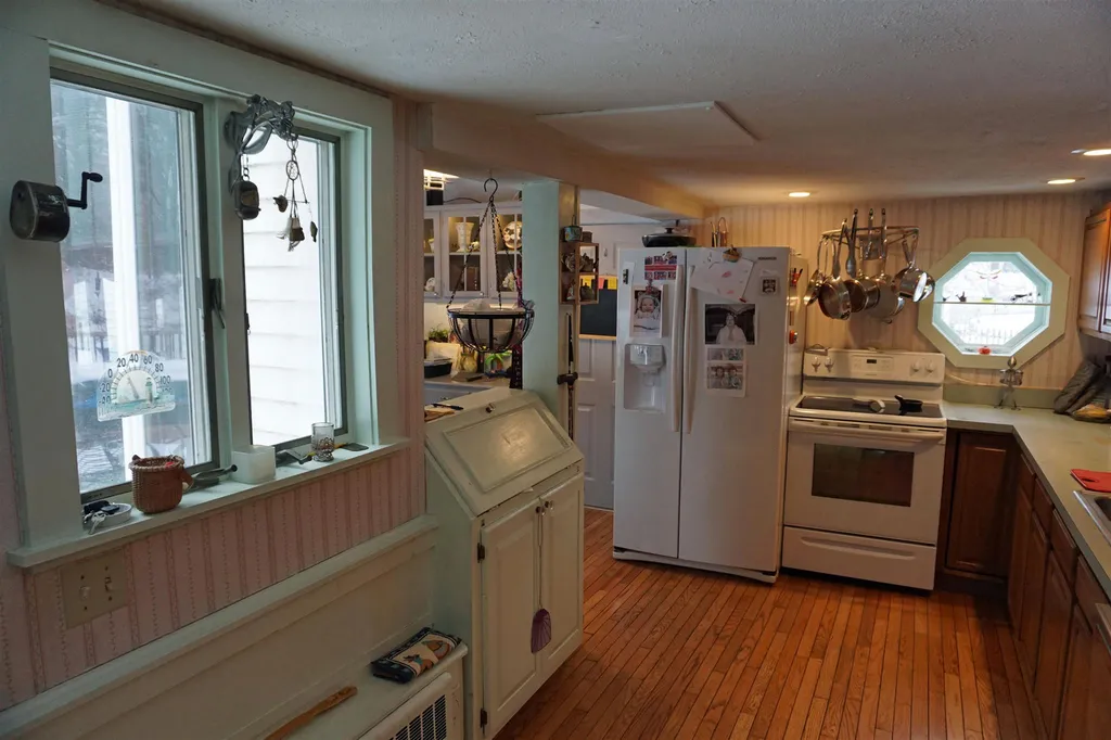 42 Ashuelot Street Swanzey NH 03446