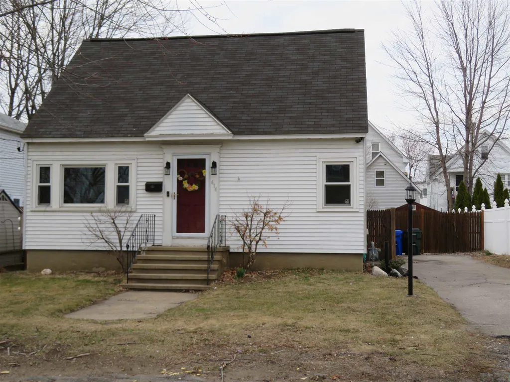 614 Dix Street Manchester NH 03103