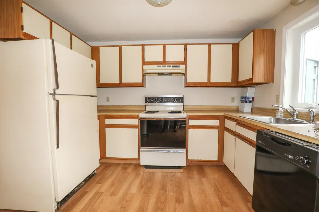 122 Valley West Way Manchester NH 03102