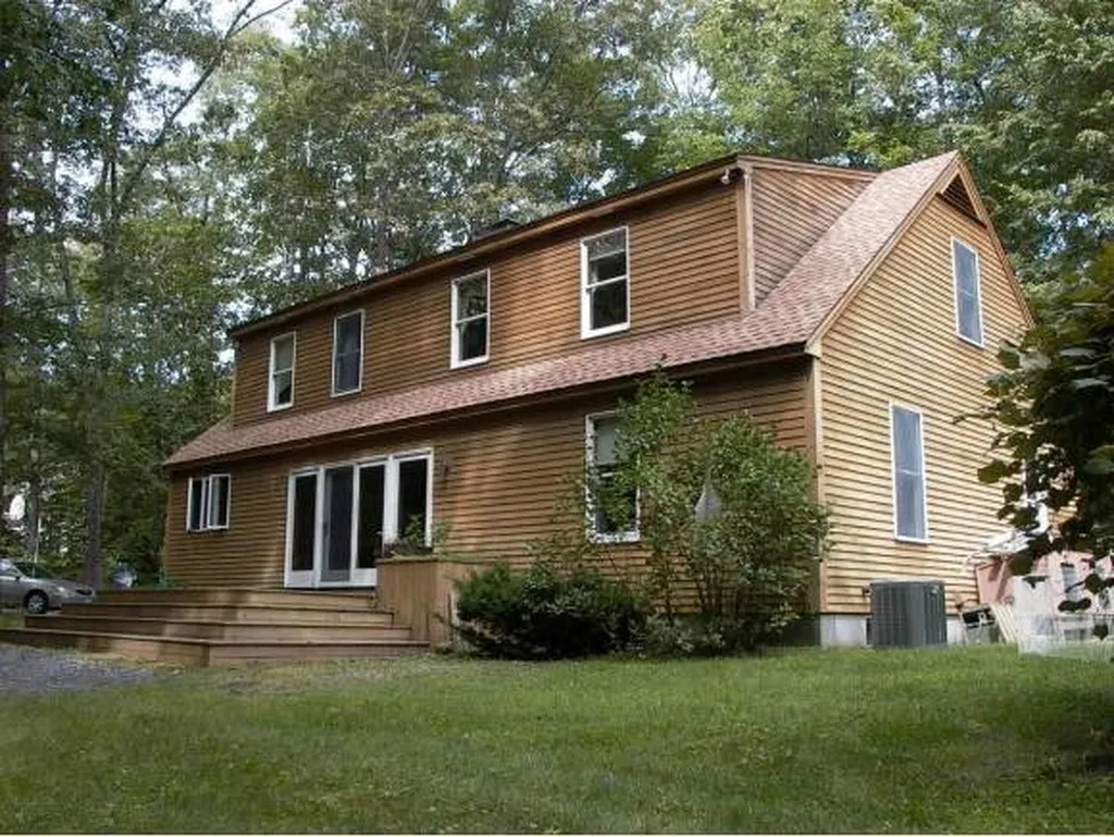 79 Ball Road Kingston NH 03848