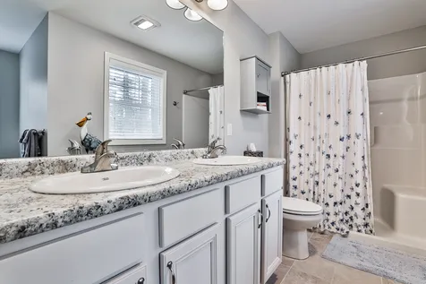 20b Cedar Way Goffstown NH 03045