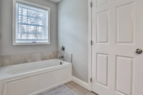 20b Cedar Way Goffstown NH 03045