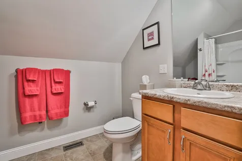 20b Cedar Way Goffstown NH 03045
