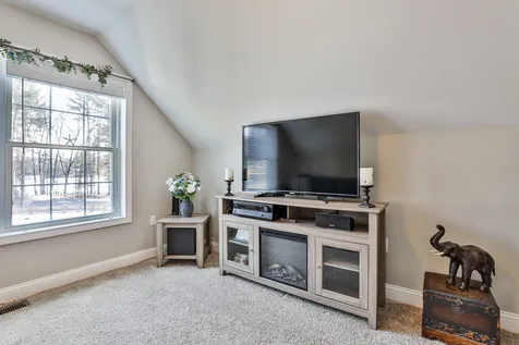 20b Cedar Way Goffstown NH 03045