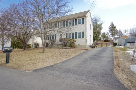 472 Brent Street Manchester NH 03103