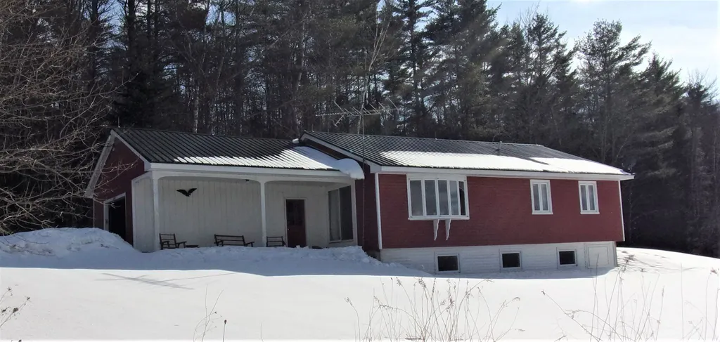 2105 Hale Road Waterford VT 05819