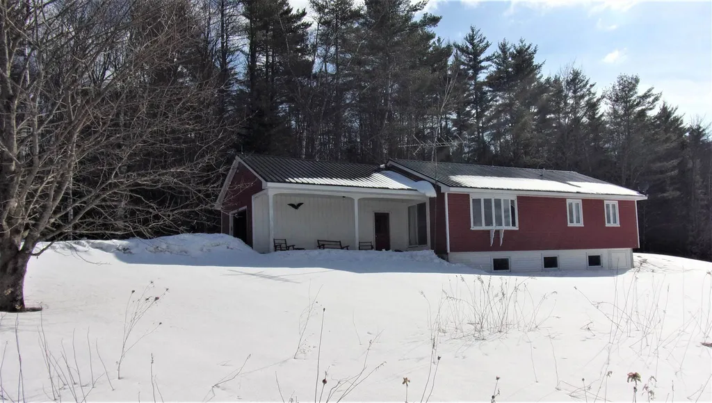 2105 Hale Road Waterford VT 05819