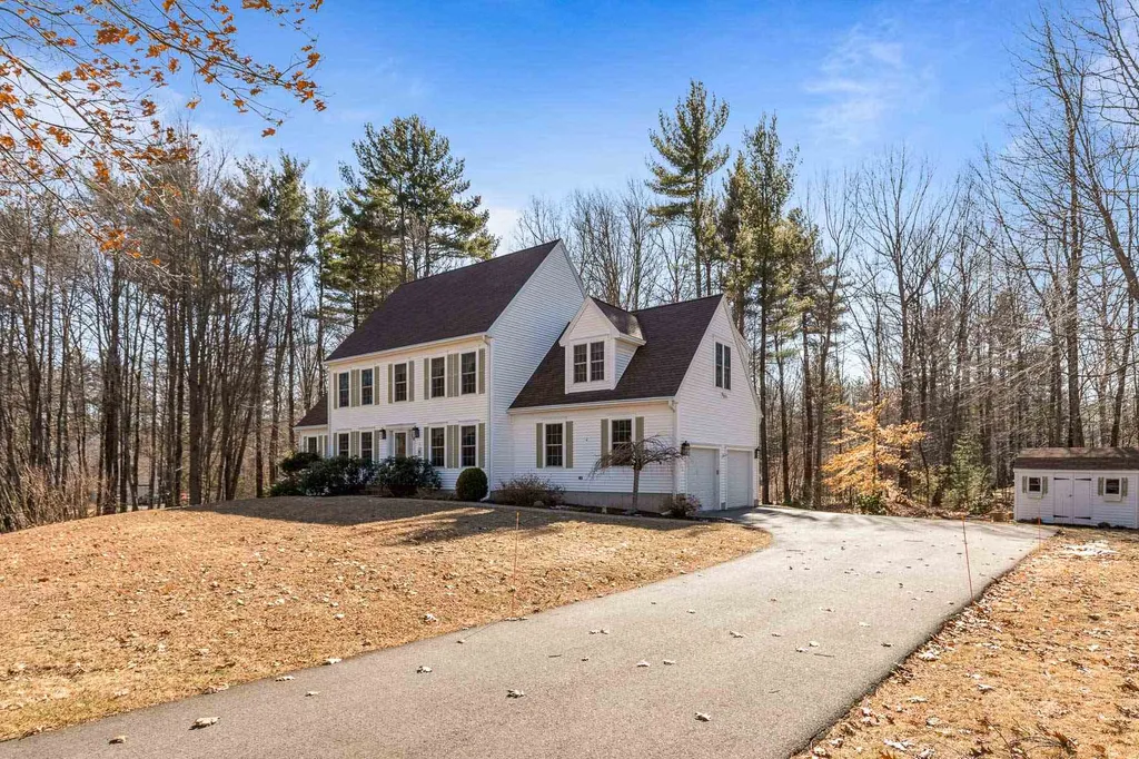 8 Wiggin Way Stratham NH 03885