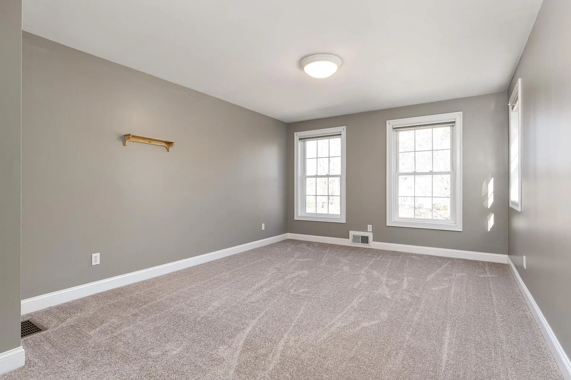 8 Wiggin Way Stratham NH 03885