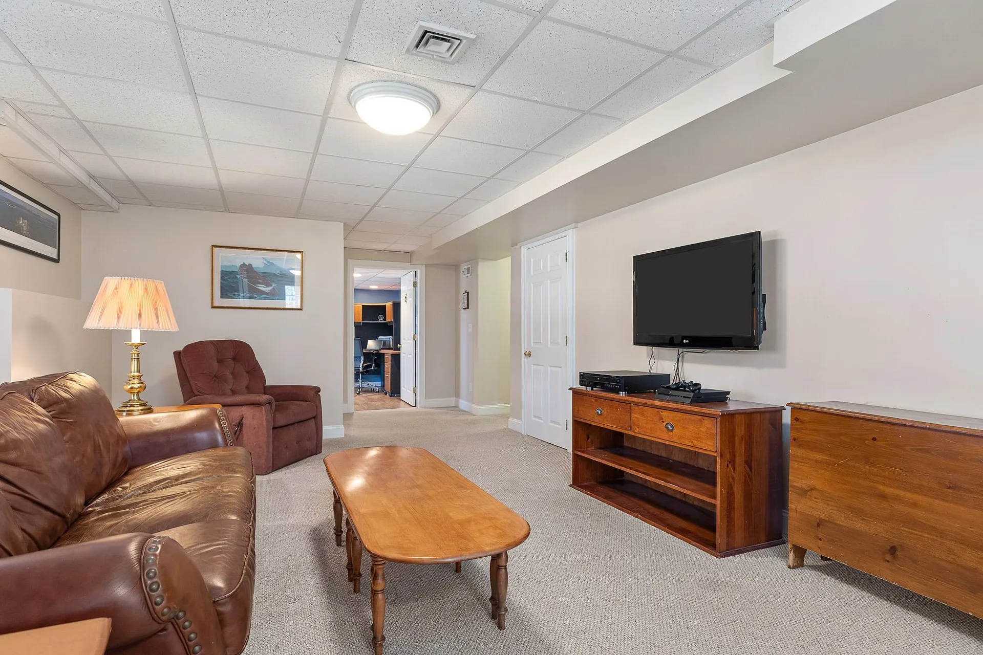 8 Wiggin Way Stratham NH 03885