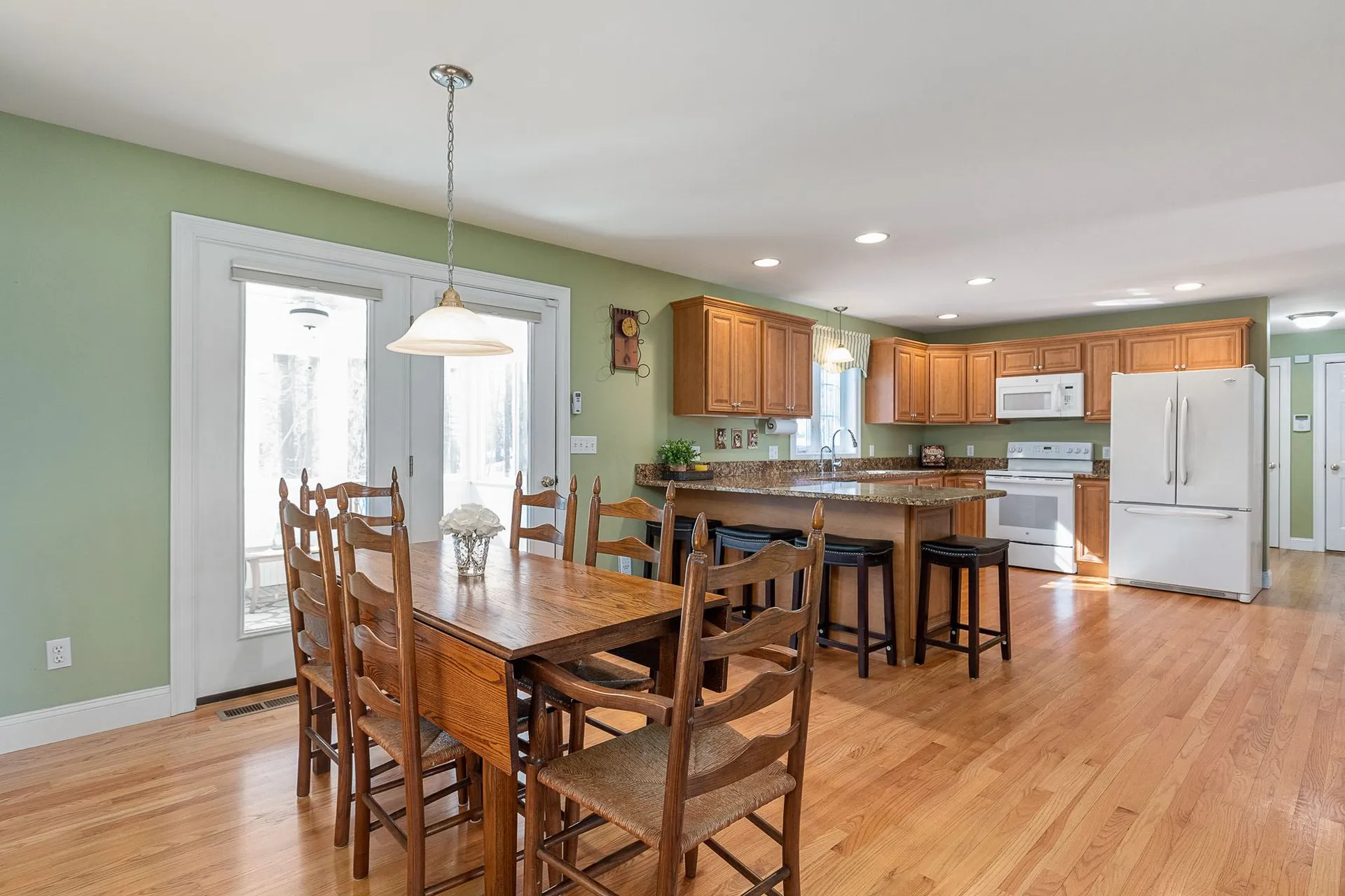 8 Wiggin Way Stratham NH 03885