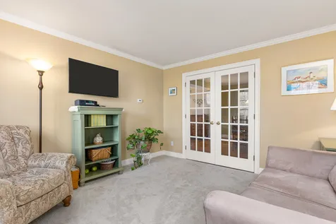 8 Wiggin Way Stratham NH 03885