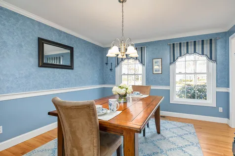 8 Wiggin Way Stratham NH 03885