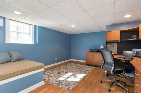 8 Wiggin Way Stratham NH 03885