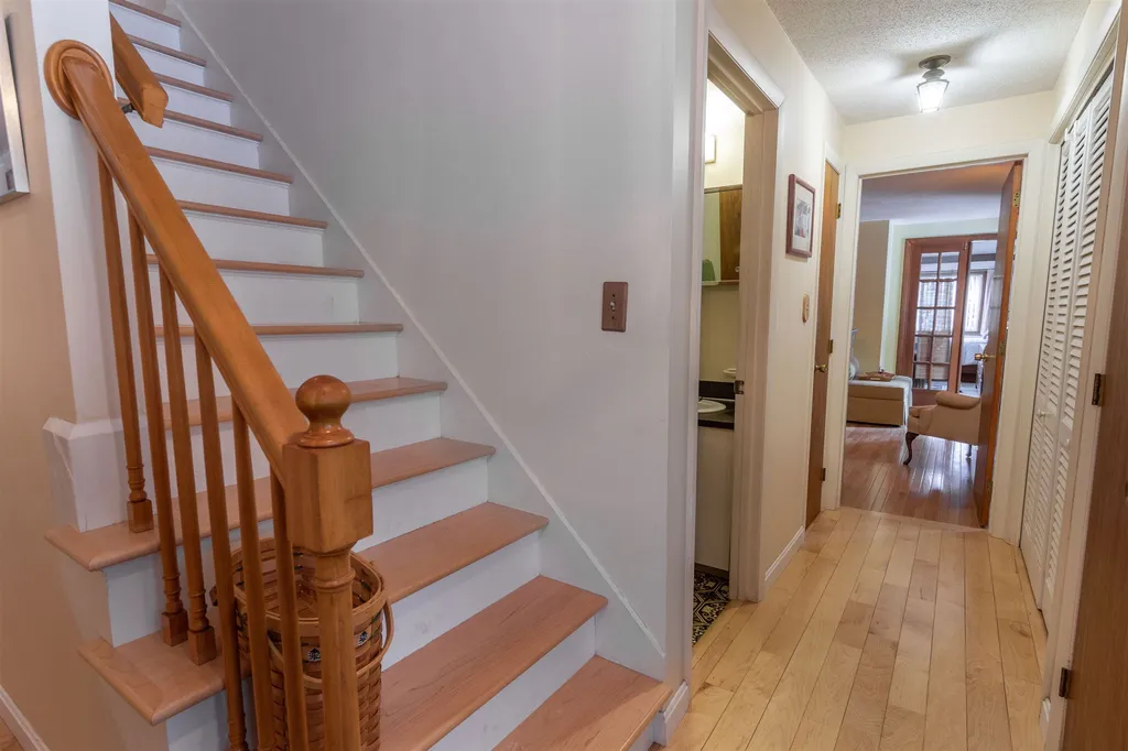 52 Moharimet Drive Madbury NH 03823
