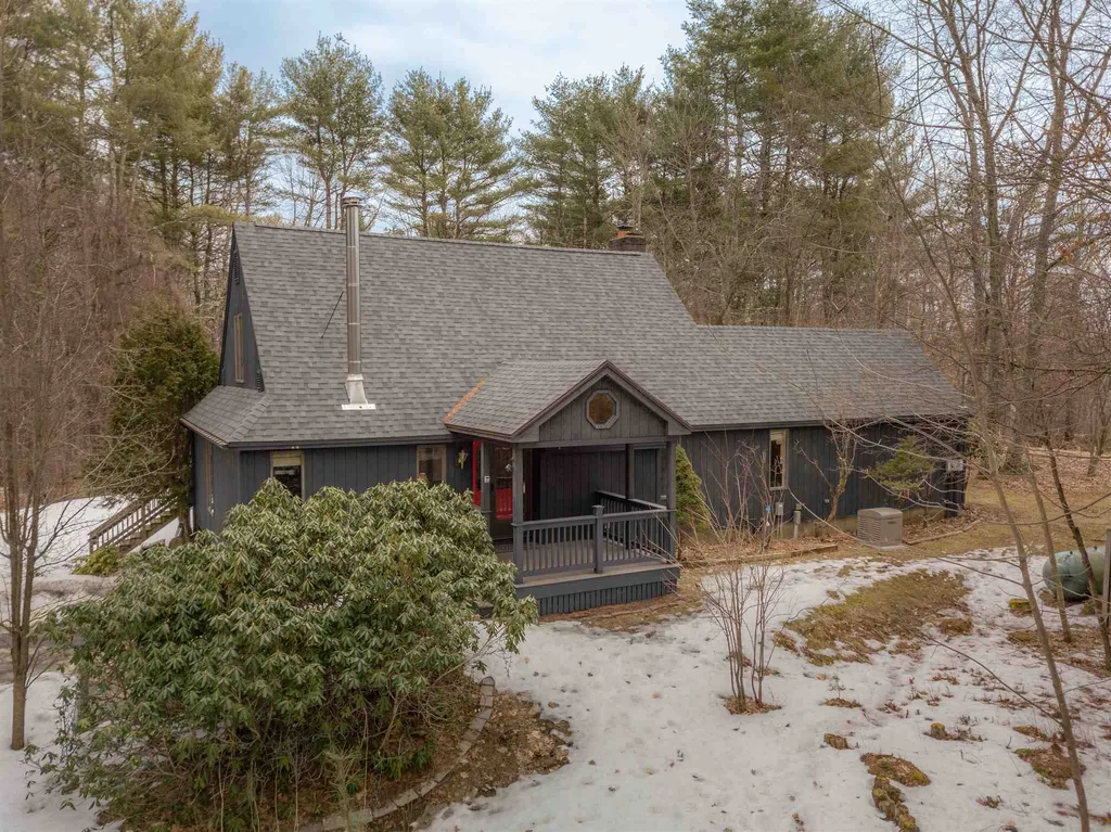 52 Moharimet Drive Madbury NH 03823