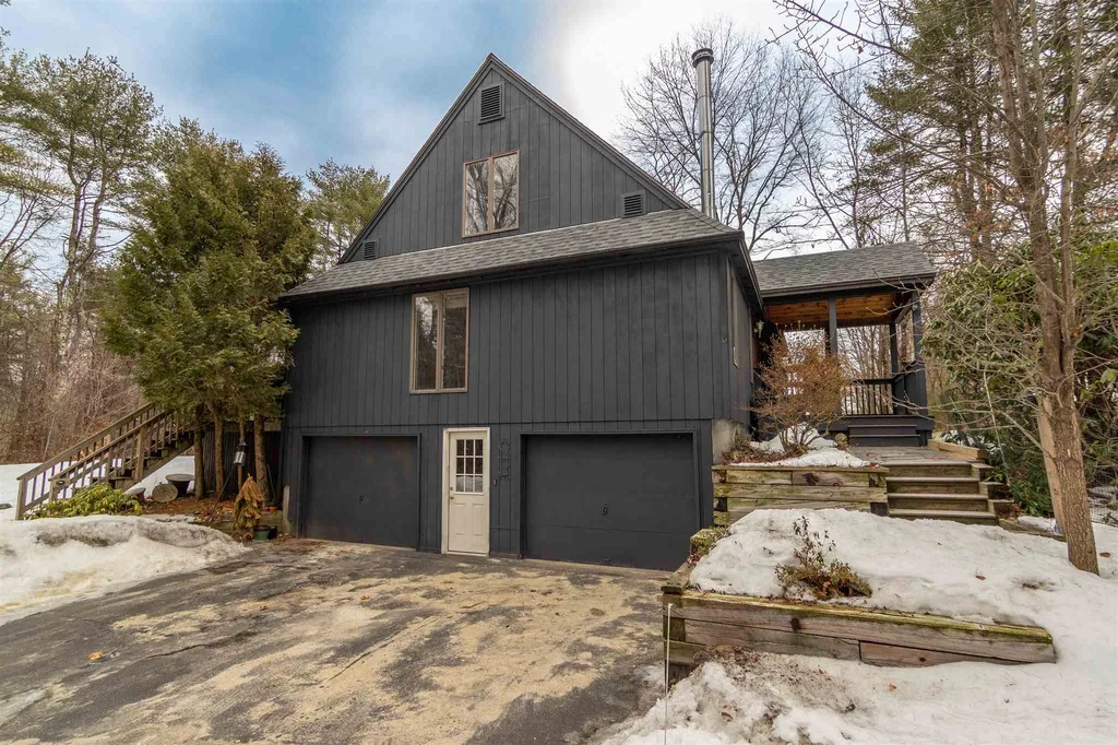 52 Moharimet Drive Madbury NH 03823