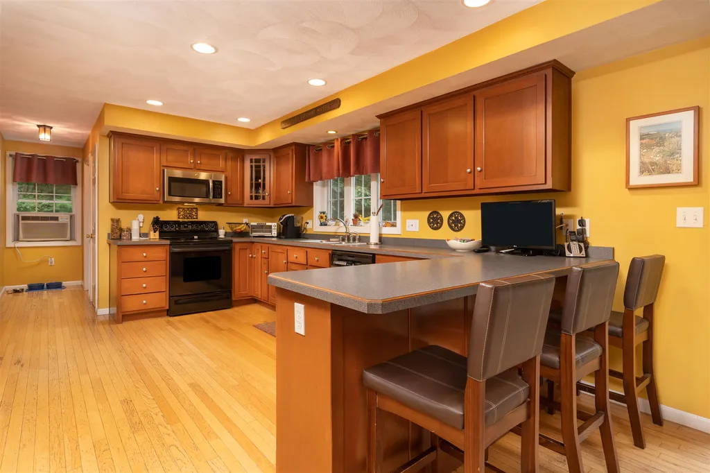 55 Freshet Road Madbury NH 03823