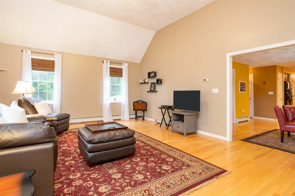 55 Freshet Road Madbury NH 03823