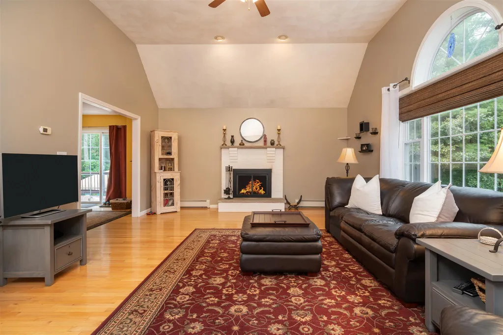 55 Freshet Road Madbury NH 03823