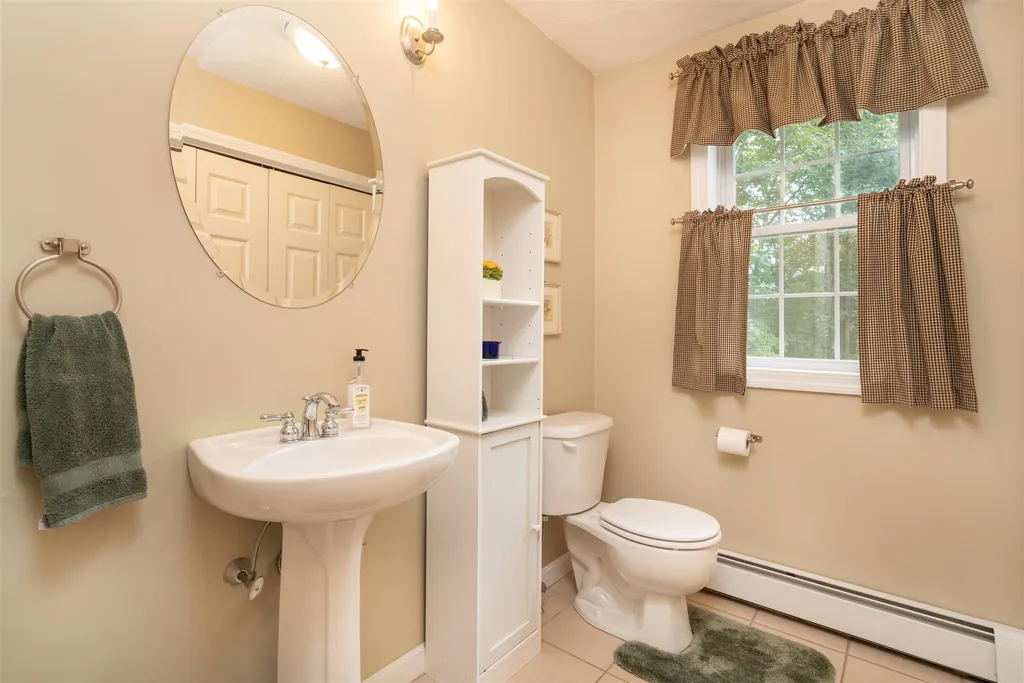 55 Freshet Road Madbury NH 03823