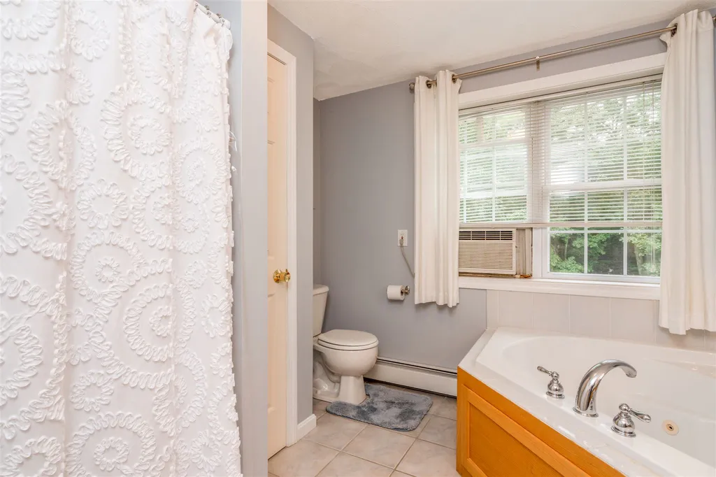 55 Freshet Road Madbury NH 03823