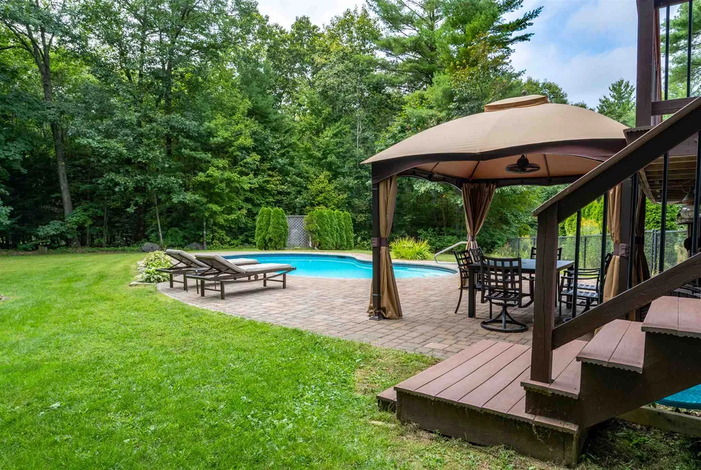 55 Freshet Road Madbury NH 03823