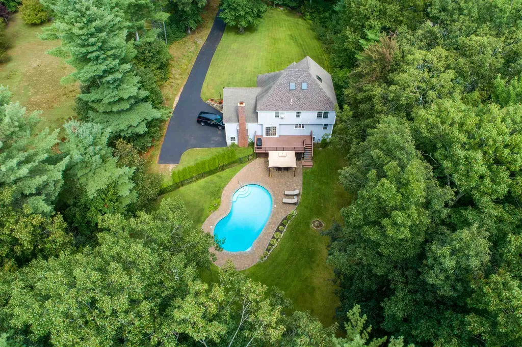 55 Freshet Road Madbury NH 03823