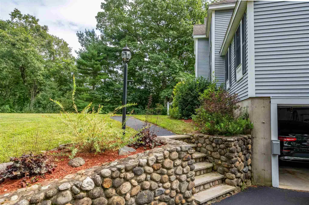 55 Freshet Road Madbury NH 03823